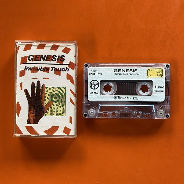 Genesis   Invisible Touch, Kaset Fashion